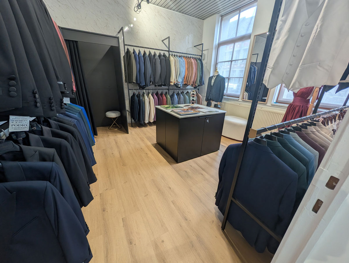 Sartoriaa Tournai : Costume de mariage deux pièces ou trois pièces : que choisir ?